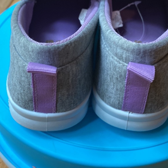 Canvas Casuals sz 6 EUC! Worn 1 time! Gray with cushion foam inside! - Picture 4 of 4